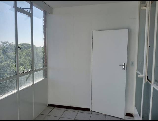 2 BEDROOM SECTIONAL TITLE FOR SALE IN PARKDENE